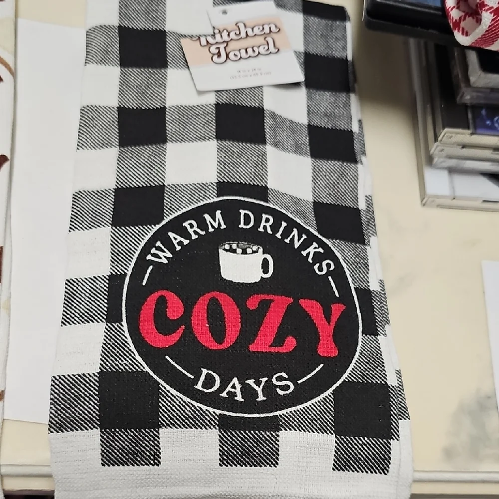 Nwt Cozy Days Checkered Kitchen Towel